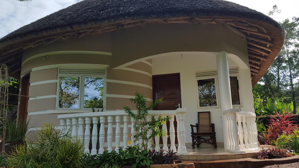 Lira Brownstone Country Home מראה חיצוני תמונה