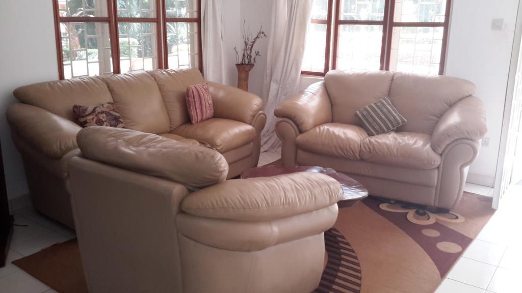 Lira Brownstone Country Home מראה חיצוני תמונה