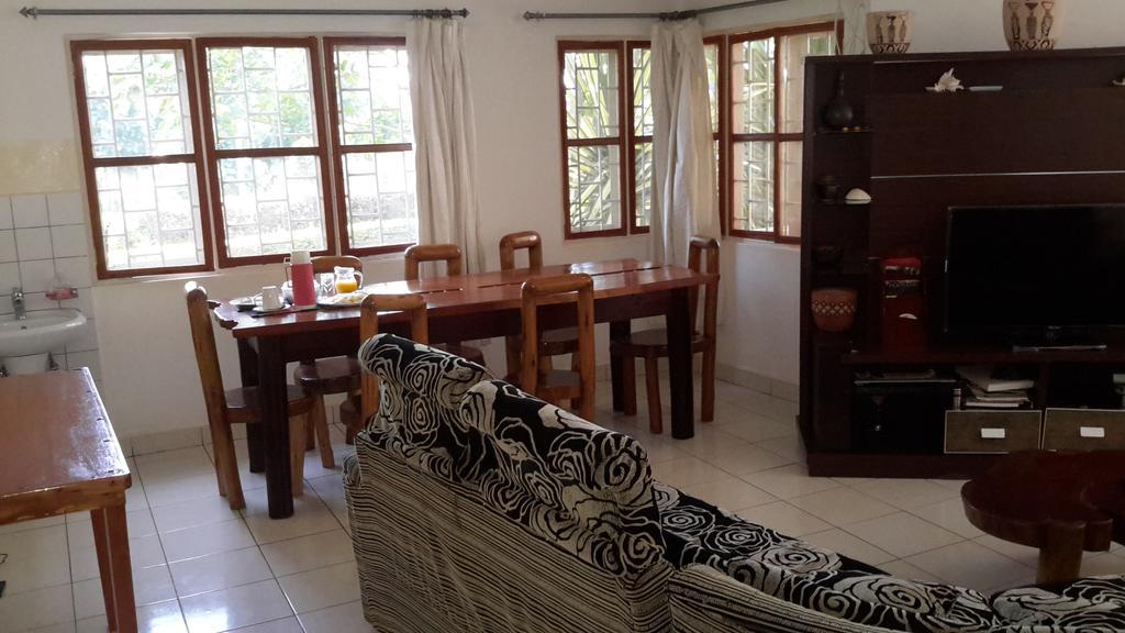Lira Brownstone Country Home מראה חיצוני תמונה