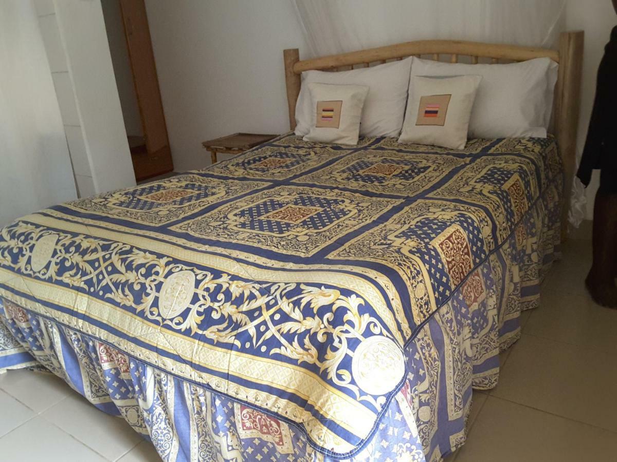 Lira Brownstone Country Home מראה חיצוני תמונה