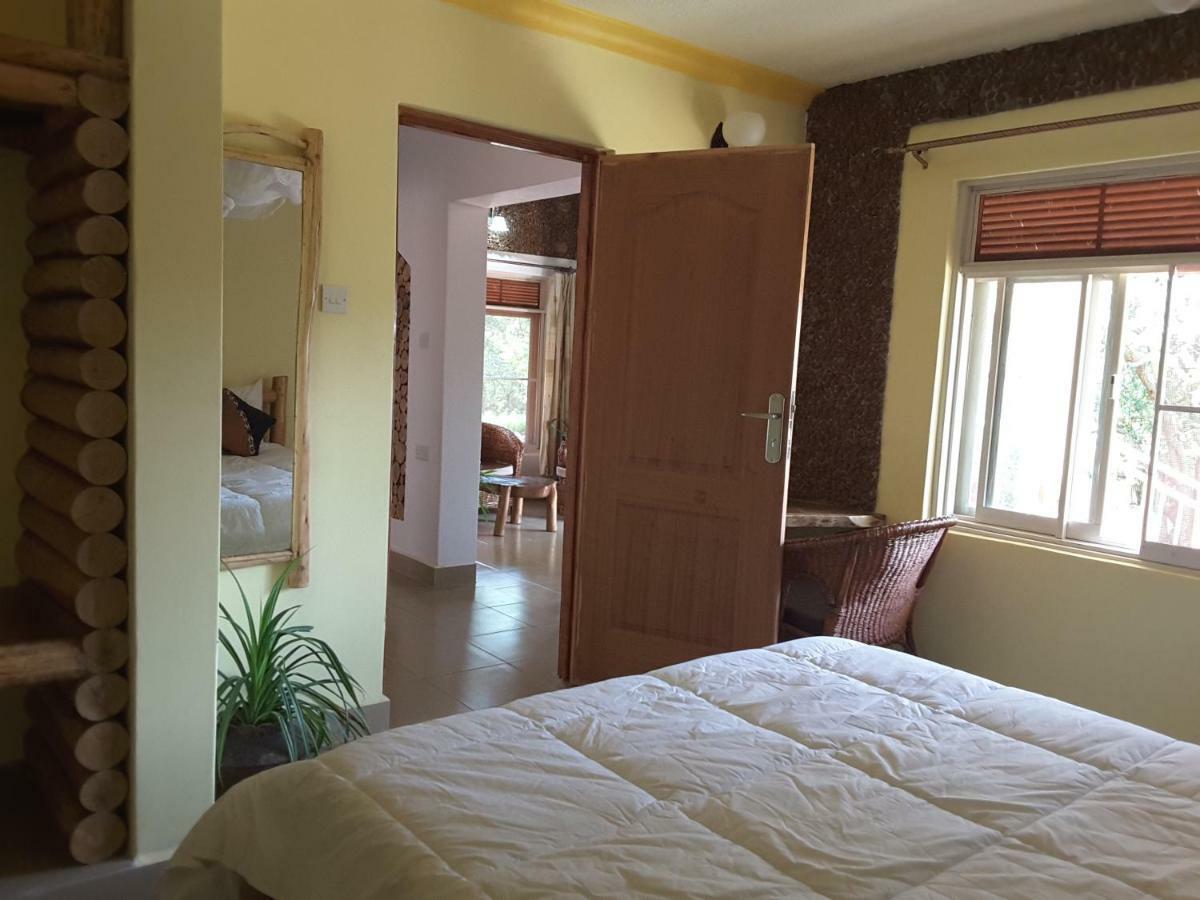 Lira Brownstone Country Home מראה חיצוני תמונה