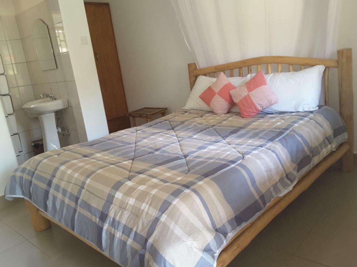 Lira Brownstone Country Home מראה חיצוני תמונה