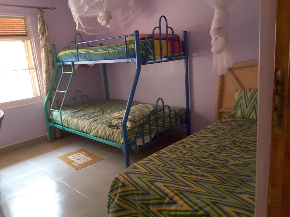 Lira Brownstone Country Home מראה חיצוני תמונה